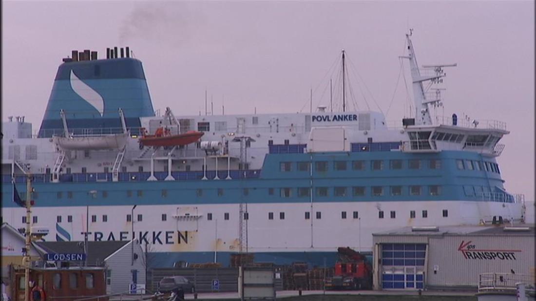 Povl Anker ligger uden Ystad Havn
